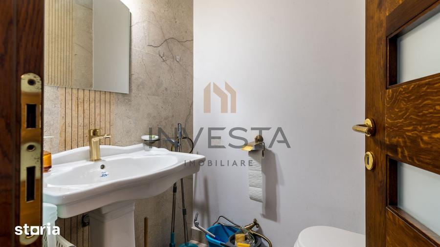 Casă cu 6 camere cu Teren 471 Mp în Central