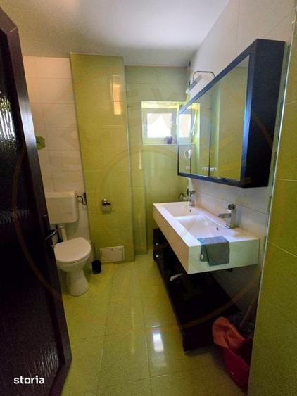 Apartament cu 4 camere decomandat în Micro 16