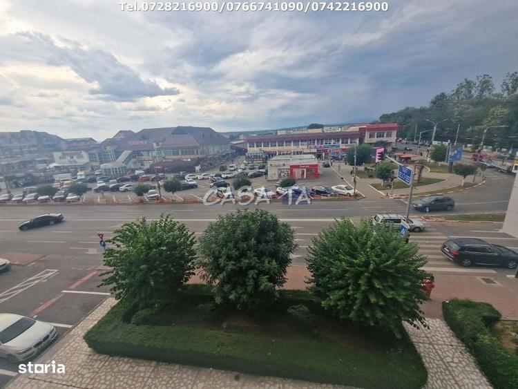 Apartament cu 4 camere decomandat în Central