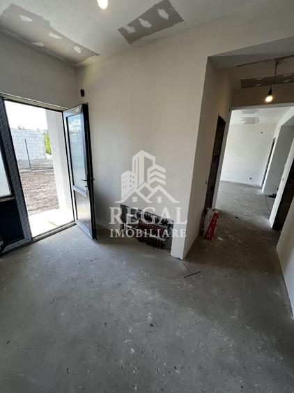 Casă individuală cu 3 camere cu Canalizare în Central