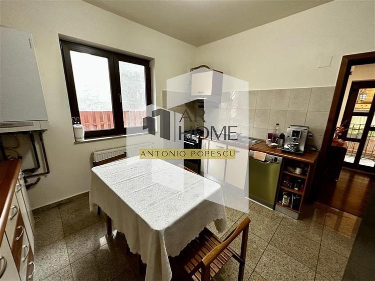 Duplex cu 5 camere cu Canalizare în Albert