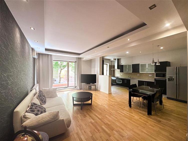 Apartament cu 3 camere semidecomandat, mobilat în Herăstrău