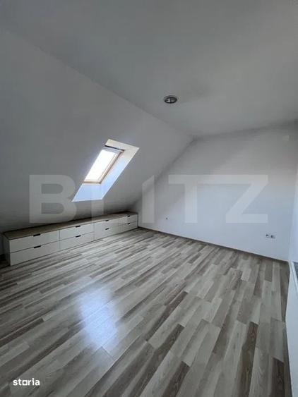 Apartament cu 3 camere semidecomandat în Luna
