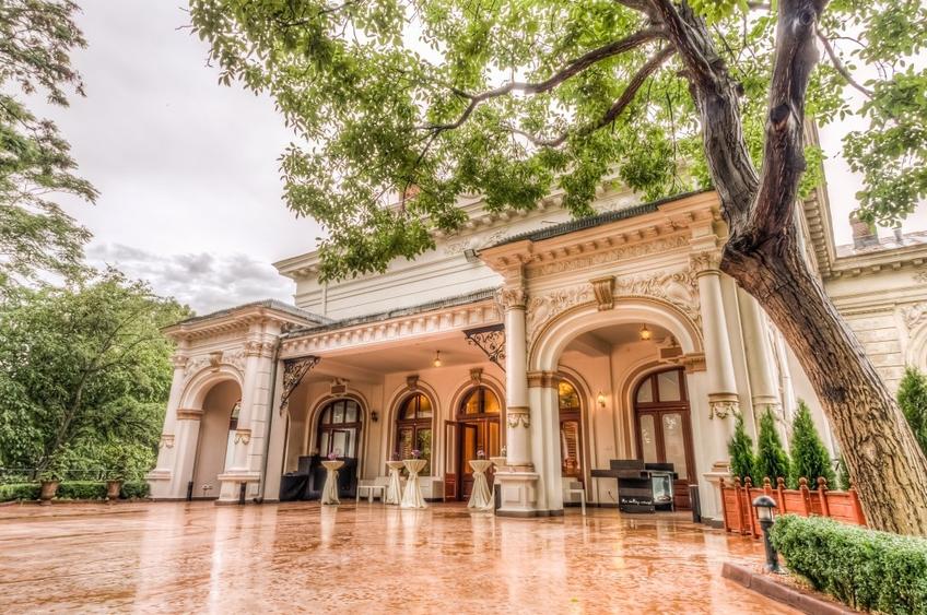 Casă individuală cu 82 camere cu Teren 16491 Mp în Unirii