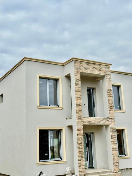 Duplex cu 4 camere cu Canalizare în Dealuri Oradea
