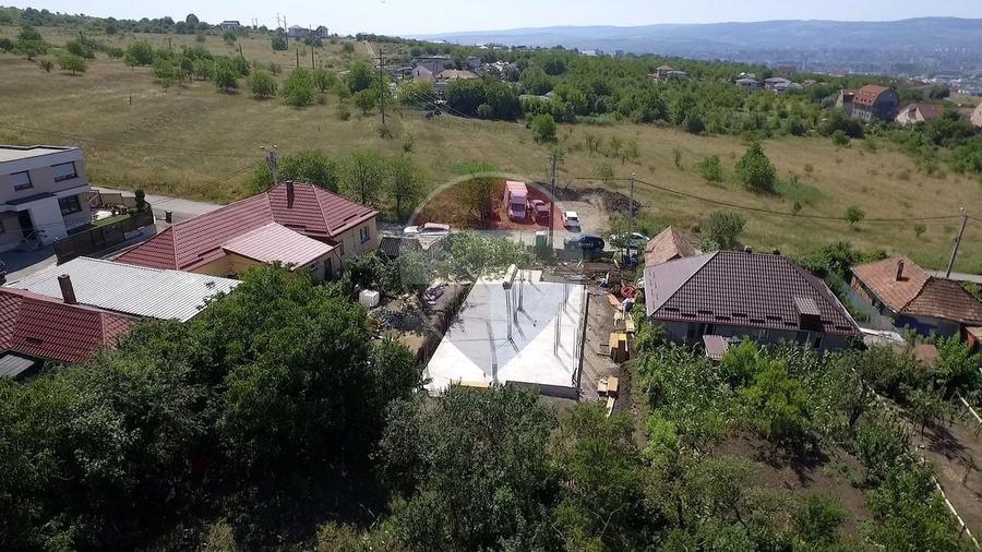 Duplex cu 5 camere cu Teren 250 Mp în Iris