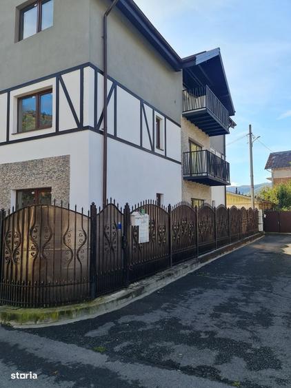 Casă cu 4 camere cu Teren 75 Mp în Central