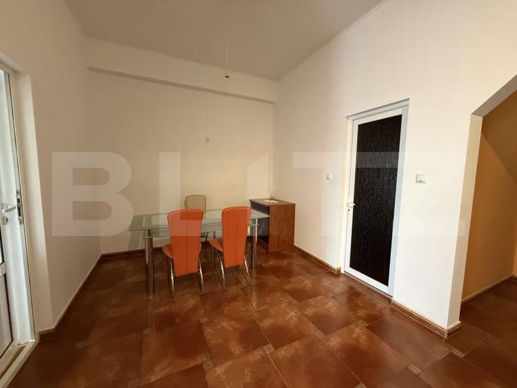 Apartament cu 2 camere semidecomandat, mobilat în Micro 17
