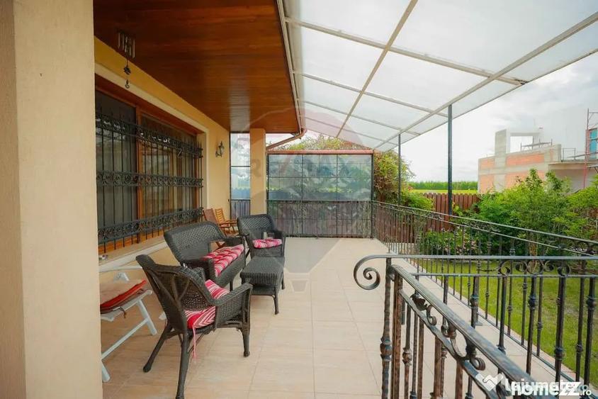 Casă cu 5 camere cu Teren 1000 Mp în Sânmartin