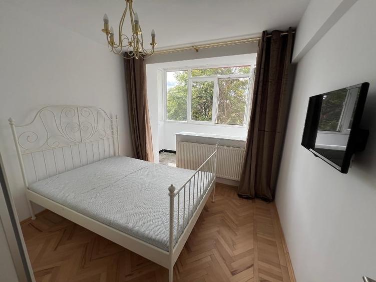 Apartament cu 3 camere semidecomandat, mobilat în Gara de Nord