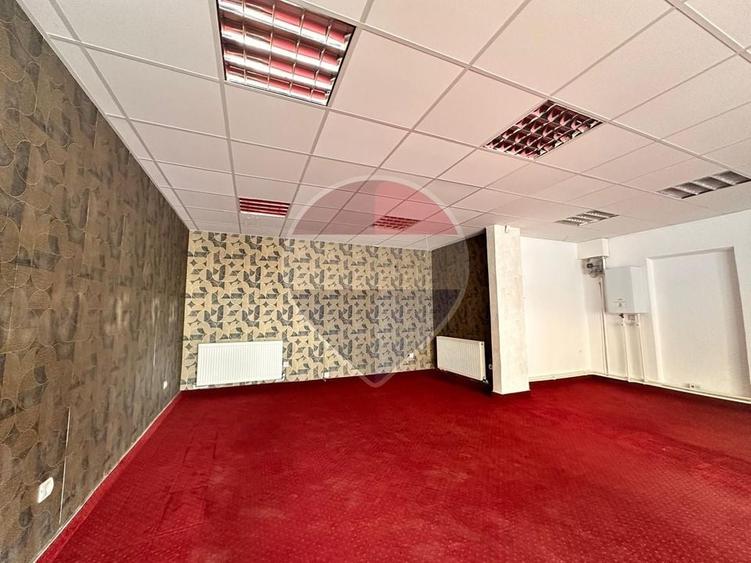 Spațiu comercial, de 70 mp, în Central