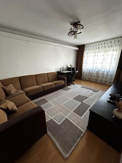 Apartament cu 2 camere decomandat în Micro 20