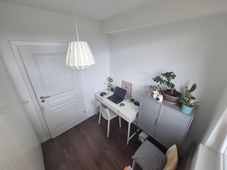 Apartament cu 3 camere decomandat în Lipovei
