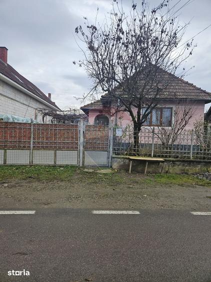 Casă cu 5 camere cu Teren 1497 Mp în Sarasău