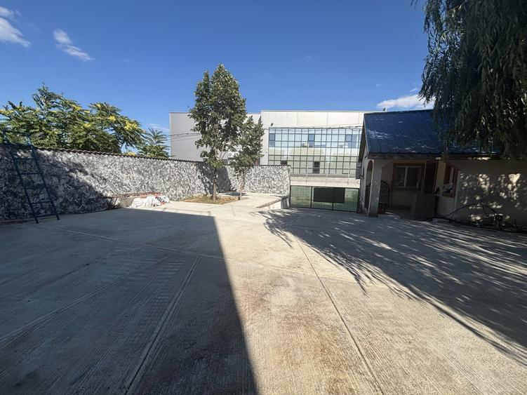 Duplex cu 3 camere cu Canalizare în Industriilor