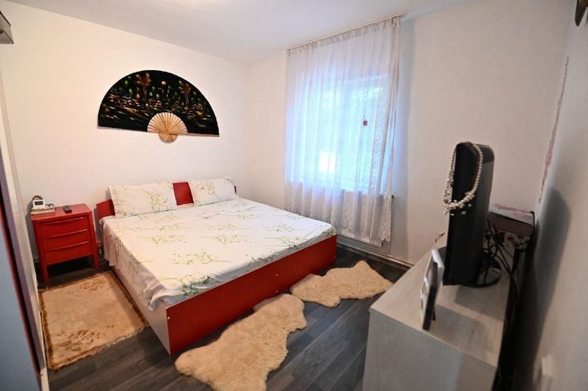 Doua case de vanzare in Carcea | 1.066 mp teren | 0% Comision - 16