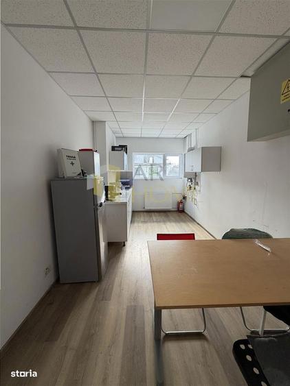 Spațiu comercial, de 870 mp, în Păulești