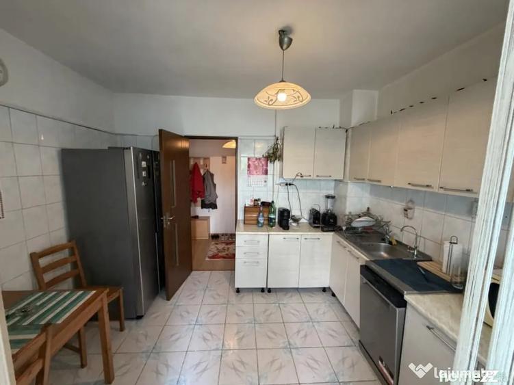Apartament cu 4 camere decomandat în Herăstrău