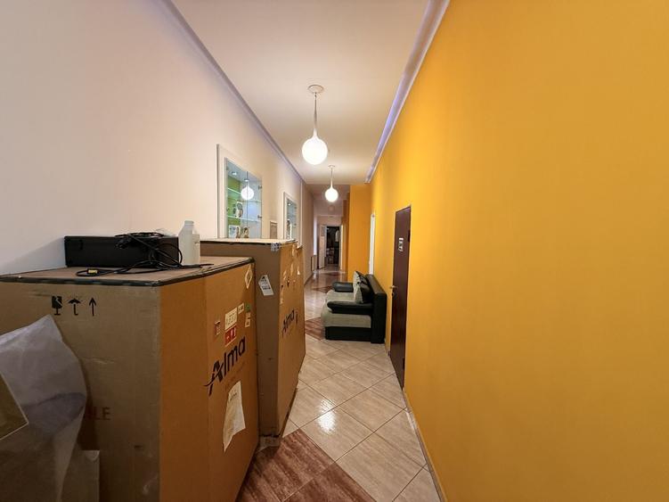 Casă individuală cu 31 camere cu Canalizare în Calea Călărașilor