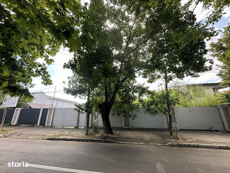 Teren de 1527 mp, în Central