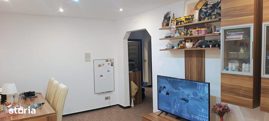 Apartament cu 4 camere decomandat în Terezian