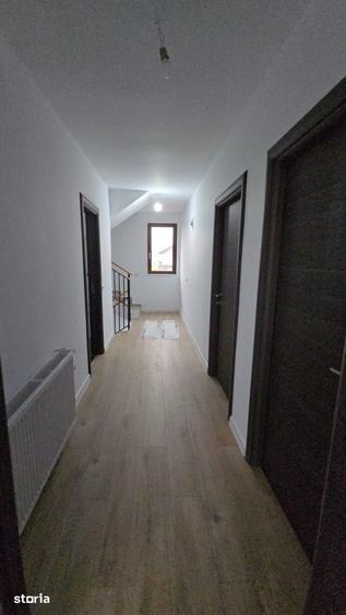 Casă cu 4 camere cu Teren 600 Mp în Bradu