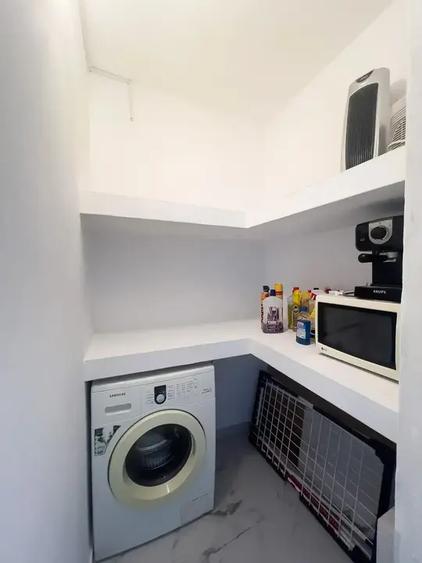 Apartament cu 3 camere decomandat, mobilat în Banu Manta