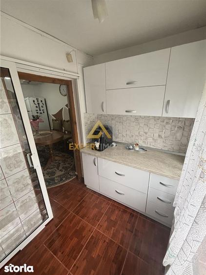 Apartament cu 4 camere în Vasile Alecsandri