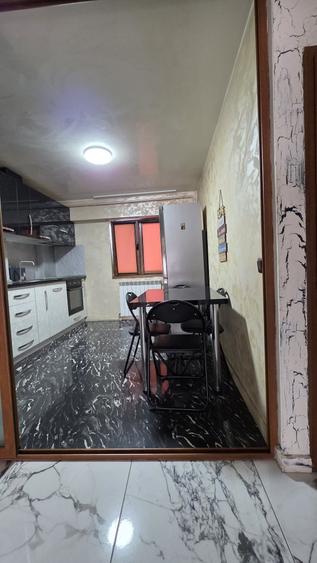 Apartament cu 3 camere decomandat în Barieră