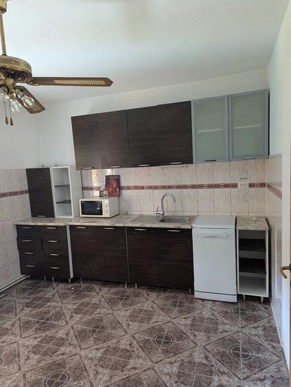 Casă cu 5 camere cu Teren 500 Mp în Aradului