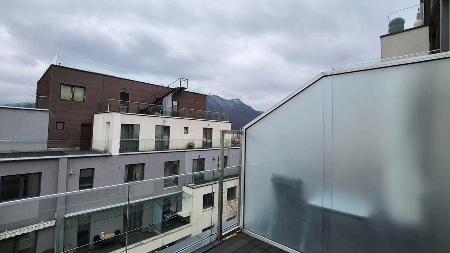 Apartament cu 3 camere decomandat, mobilat în 13 Decembrie