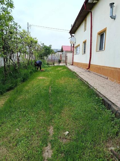 Casă cu 8 camere cu Teren 7500 Mp în Corbii Mari