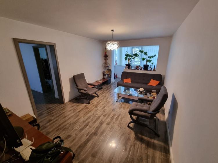 Apartament cu 3 camere circular, mobilat în Tomis Nord