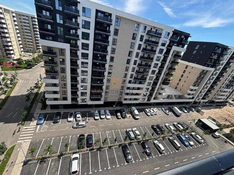 Apartament cu 4 camere decomandat în Metalurgiei