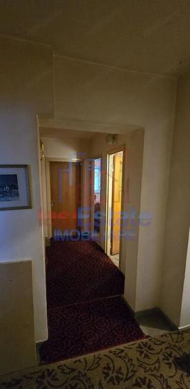 Apartament cu 4 camere decomandat în Filiași