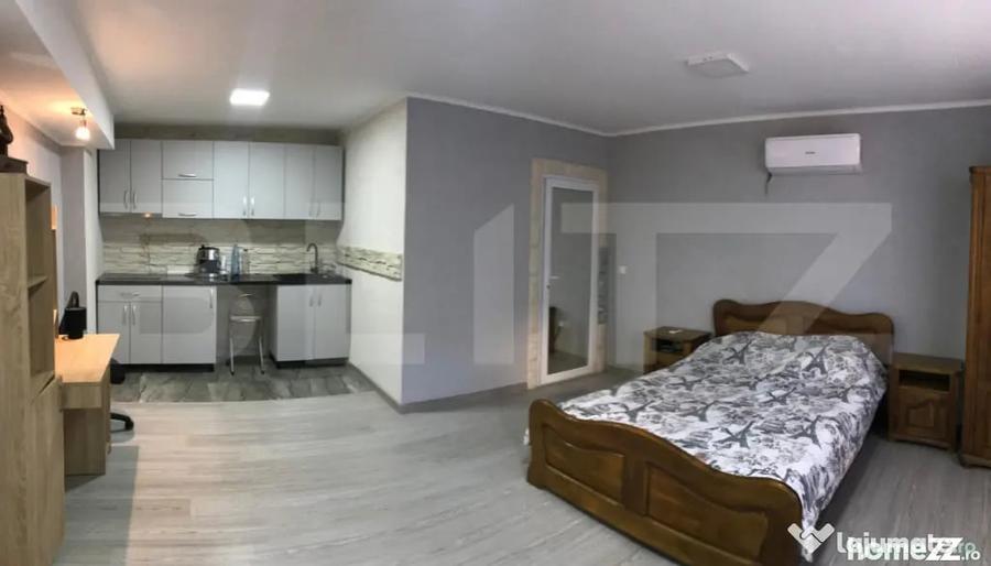 Casă cu 7 camere cu Teren 400 Mp în Central