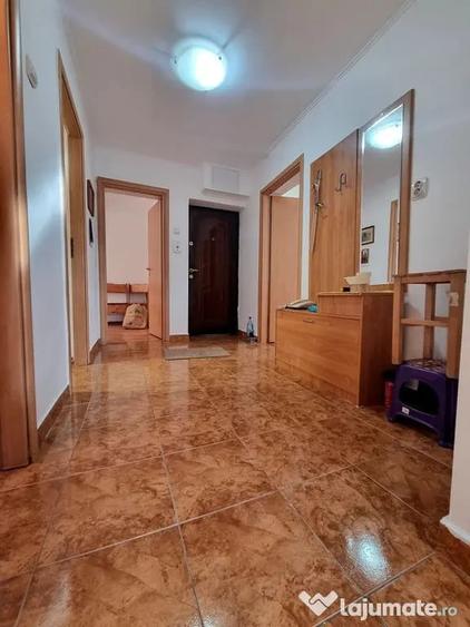 Apartament cu 4 camere decomandat în Ultracentral