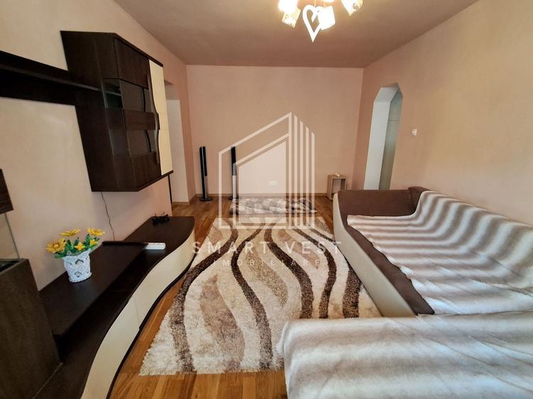 Apartament cu 3 camere semidecomandat, mobilat în Micro 16