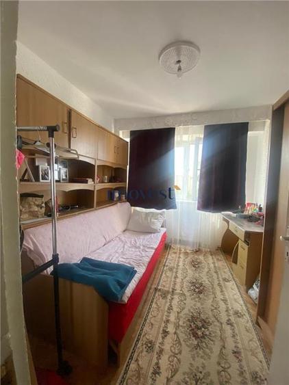 Apartament cu 3 camere decomandat în Micro 16