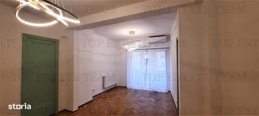 Apartament cu 4 camere decomandat în Victoriei
