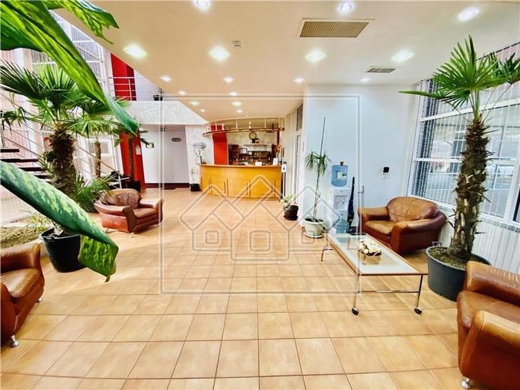 Hotel/Pensiune, de 1,338.4599609375 mp, în Veștem