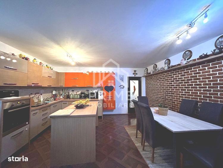 Casă cu 7 camere cu Teren 1004 Mp în Central