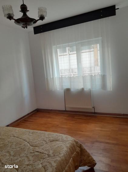 Casă cu 6 camere cu Teren 425 Mp în Micro 3