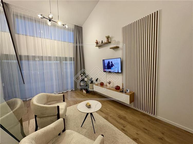 Penthouse cu 5 camere decomandat în Exterior Vest