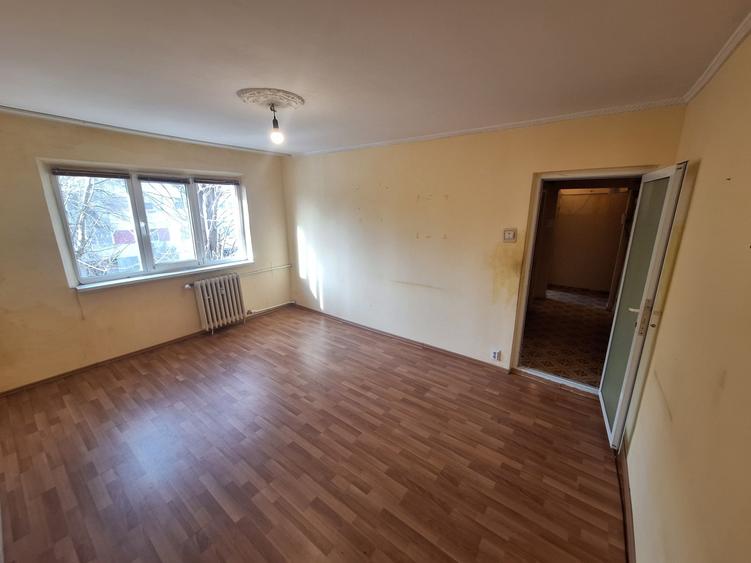 Apartament cu 3 camere semidecomandat în Tomis Nord — fotografia 1