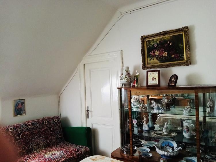 Apartament cu 4 camere semidecomandat în Central