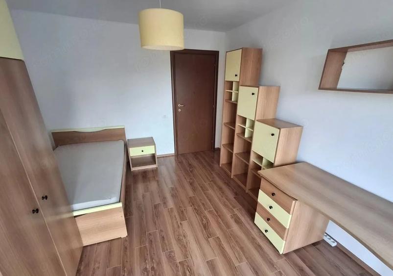 Apartament cu 3 camere decomandat în Pajura