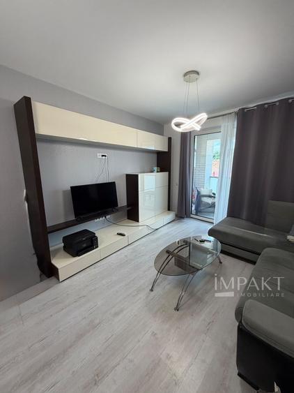 Apartament cu 2 camere semidecomandat, mobilat în Central