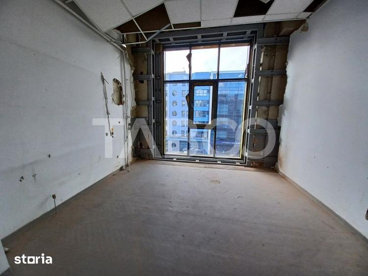 Spațiu comercial, de 750 mp, în Trei Stejari