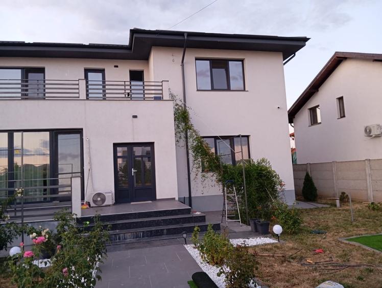 Casă individuală cu 6 camere cu Canalizare în Chiajna